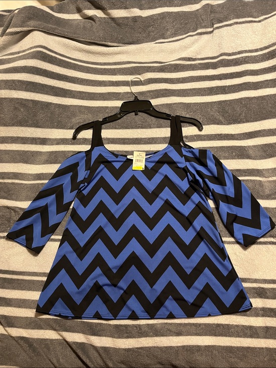 Star Vixen Tops - Star Vixen Blue and Black Chevron Cold-Shoulder Tunic
